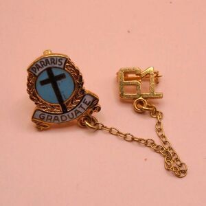 VTG 1961 Pararis Graduate Pin - Christian Catholic Award Lapel Pin